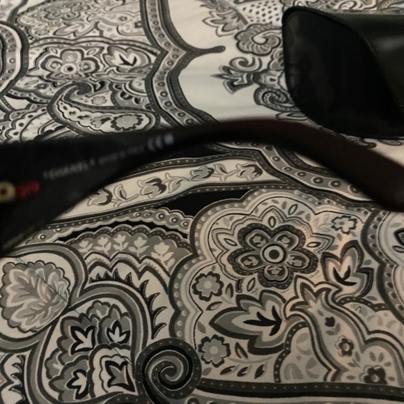 Chanel hard to find good condition sunglasses - Picture 3 of 4